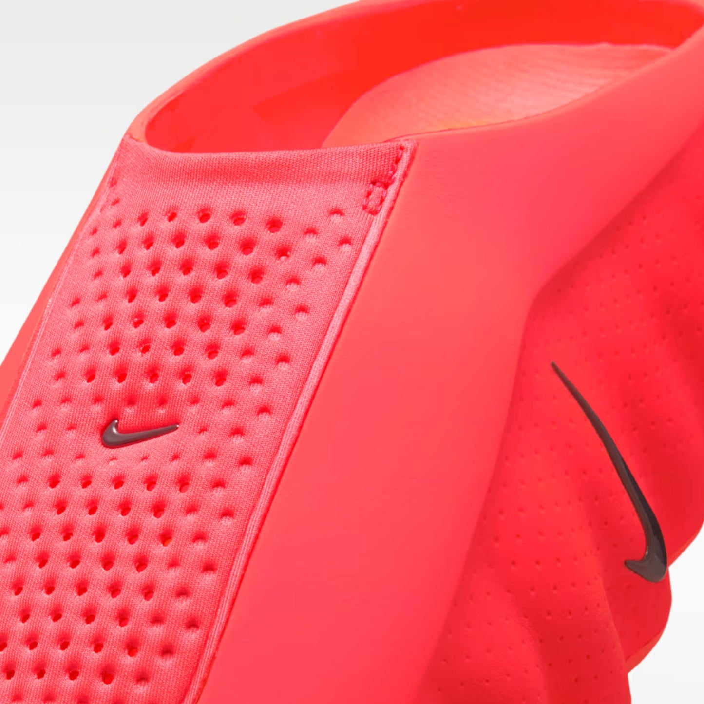 Nike Mind 001 - SOLAR RED